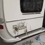 HBC-reparation af campingvognens side